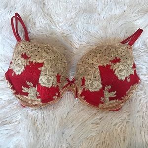 ✅NEW,NEVER WORN VS 34D bra